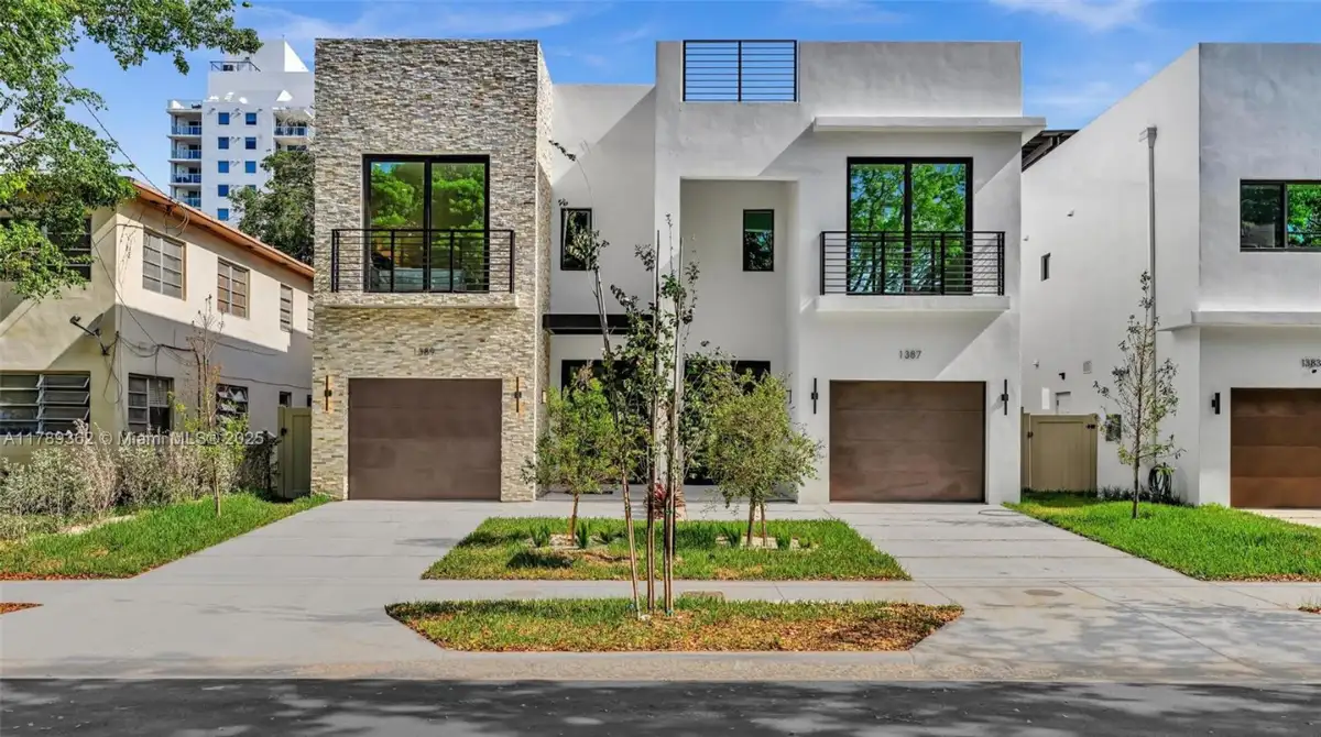 Exploring Luxury Single-Family Homes in Coconut Grove and Silver Bluff