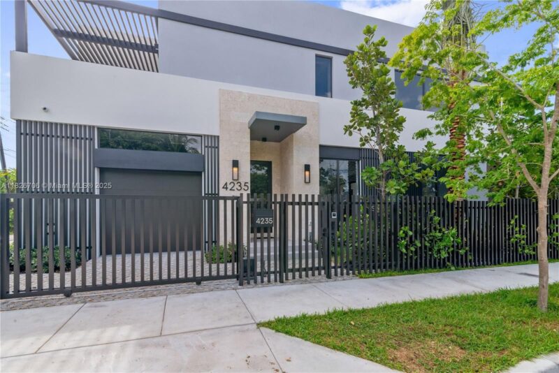4235 NW 1st Ave, Miami, FL 33127