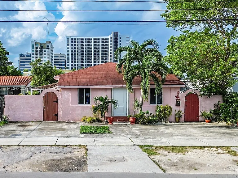 3173 SW 23rd Ter, Miami, FL 33145