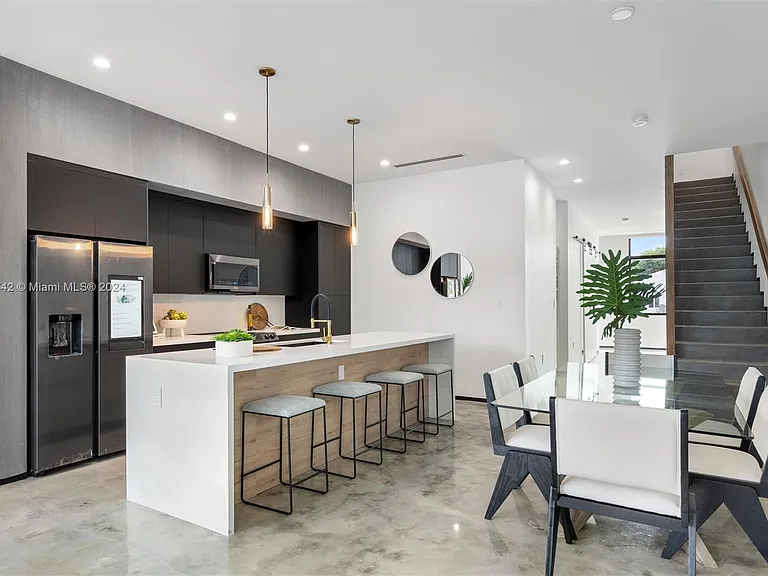 2975 SW 23rd Terrace Right, Miami, FL 33145
