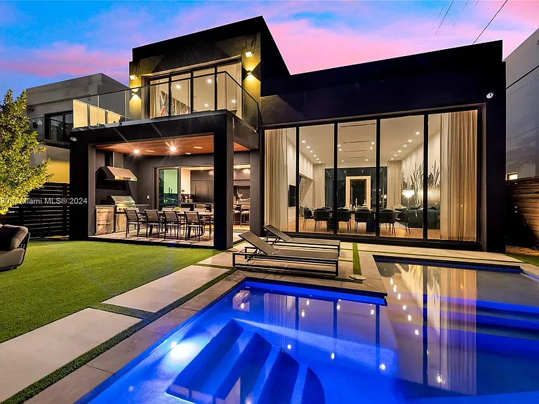 Luxury Homes for Sale in Buena Vista Miami