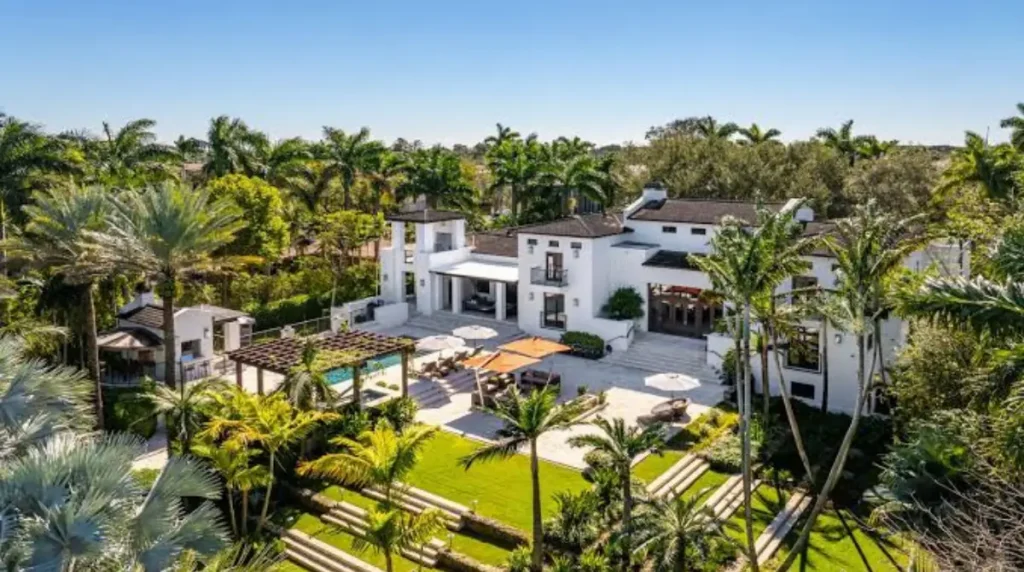 Gables Estates vs. Snapper Creek: Comparing Luxury Home Communities