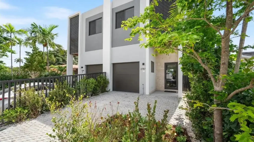 New Construction Homes in Silver Bluff Miami